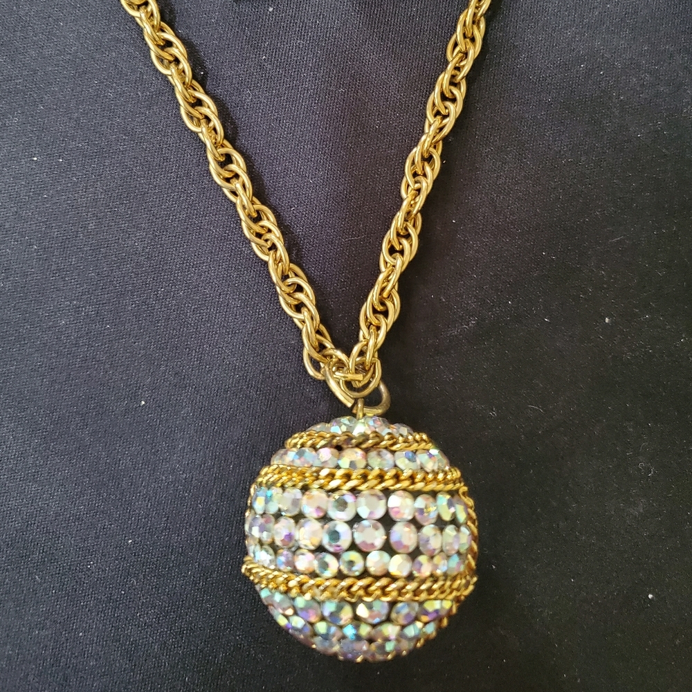 Necklace Vintage with Rhinestones on Gold Chain. Clip On Earrings.
